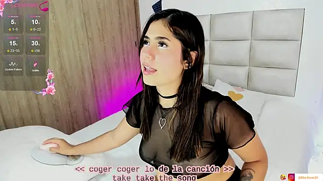 Snapshot of Goddess_mia2 chatting on September 22, 2025, 11:44 pm Goddess mia2 online show from September 22, 2025, 11:44 pm