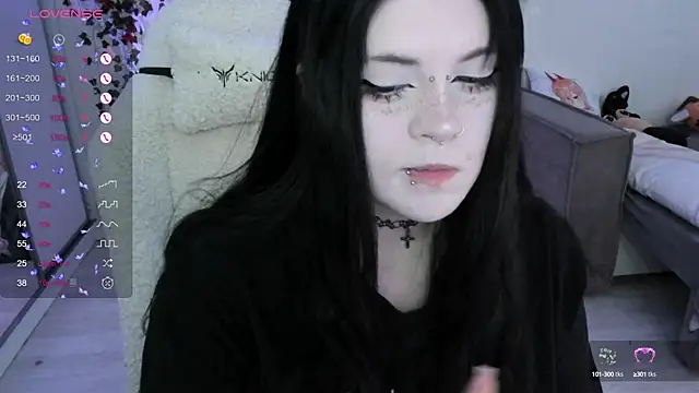 Snapshot of SelenaCute chatting on October 17, 2025, 5:33 am SelenaCute online show from October 17, 2025, 5:33 am