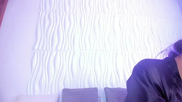 Abby  colins online show from October 29, 2025, 5:34 pm