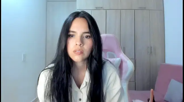 Snapshot of Hana_Zurah chatting on March 4, 2025, 12:29 am Hana Zurah online show from March 4, 2025, 12:29 am