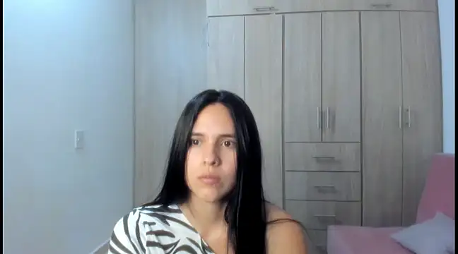 Snapshot of Hana_Zurah chatting on February 22, 2025, 12:38 am Hana Zurah online show from February 22, 2025, 12:38 am