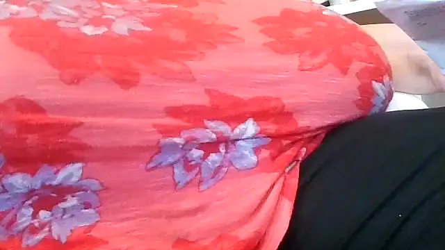 Nataliesbestjuggs online show from April 18, 2026, 1:35 pm