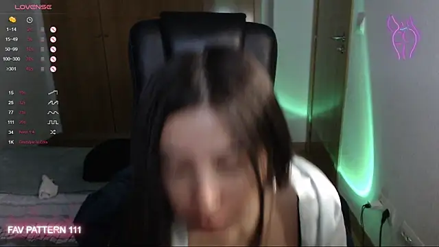 Snapshot of AnnaQueen chatting on January 18, 2025, 9:34 pm AnnaQueen online show from January 18, 2025, 9:34 pm