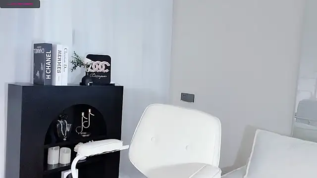 lvy-w online show from November 11, 2025, 5:13 am