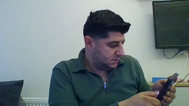 erkekkkadam online show from February 24, 2026, 3:24 pm