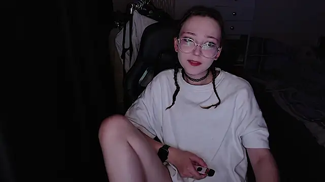 AmeliaKamishiro online show from November 25, 2025, 1:39 am