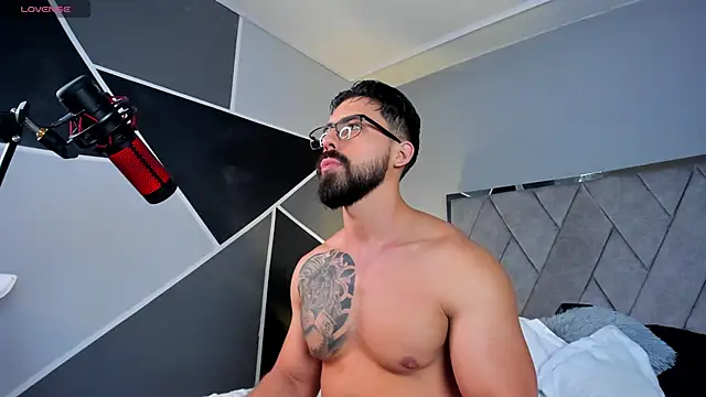 Snapshot of Markbrown chatting on March 8, 2025, 10:24 pm Markbrown online show from March 8, 2025, 10:24 pm