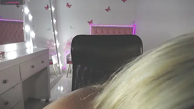 Snapshot of Celeste__sweetx chatting on November 27, 2025, 1:06 am Celeste sweetx online show from November 27, 2025, 1:06 am