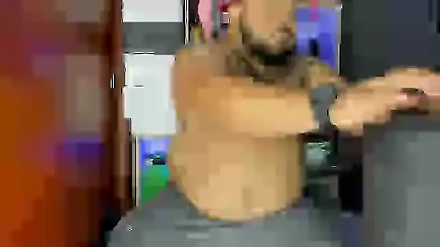 Latino bigcock online show from March 11, 2025, 2:21 am