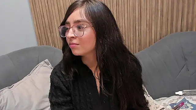 Snapshot of Eva_Macalliter chatting on March 8, 2025, 8:44 am Eva Macalliter online show from March 8, 2025, 8:44 am