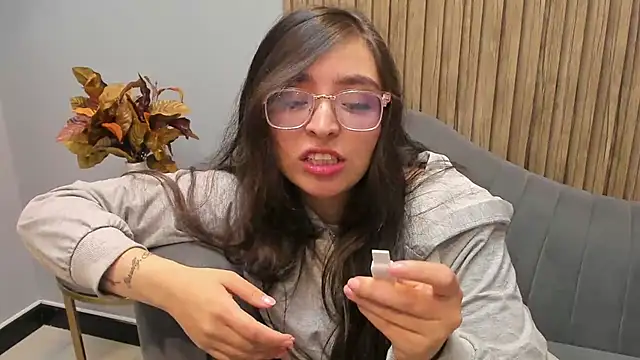 Snapshot of Eva_Macalliter chatting on March 21, 2025, 10:17 am Eva Macalliter online show from March 21, 2025, 10:17 am