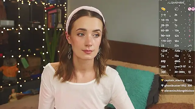 Snapshot of bananya_kitty chatting on December 21, 2025, 8:20 pm bananya kitty online show from December 21, 2025, 8:20 pm