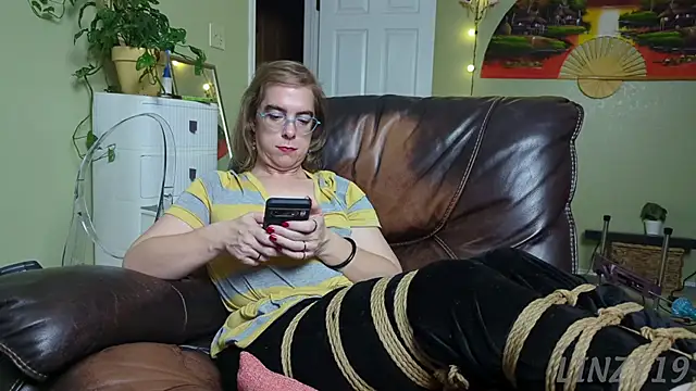 Linzy 19 online show from September 14, 2025, 3:40 am