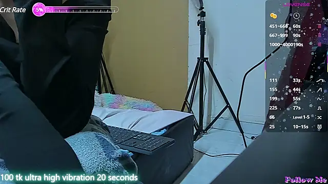 lunacandyy13 online show from February 15, 2025, 1:53 am