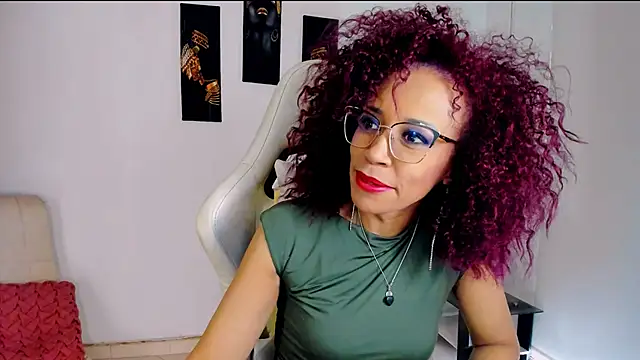 Snapshot of ScarlettMalbec chatting on September 13, 2025, 9:37 pm ScarlettMalbec online show from September 13, 2025, 9:37 pm
