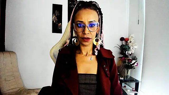 Snapshot of ScarlettMalbec chatting on February 25, 2025, 8:42 pm ScarlettMalbec online show from February 25, 2025, 8:42 pm