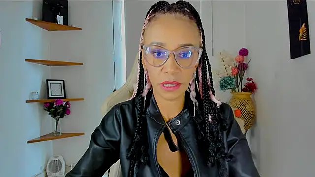 Snapshot of ScarlettMalbec chatting on January 23, 2025, 10:33 pm ScarlettMalbec online show from January 23, 2025, 10:33 pm