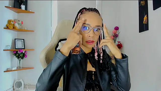 Snapshot of ScarlettMalbec chatting on January 21, 2025, 9:36 pm ScarlettMalbec online show from January 21, 2025, 9:36 pm