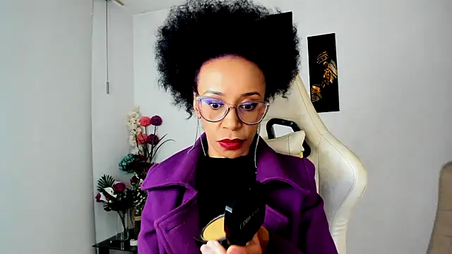 Snapshot of ScarlettMalbec chatting on March 20, 2025, 12:08 am ScarlettMalbec online show from March 20, 2025, 12:08 am