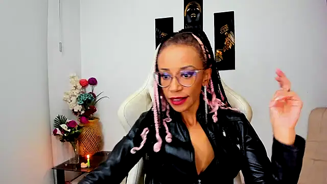 Snapshot of ScarlettMalbec chatting on February 27, 2025, 11:37 pm ScarlettMalbec online show from February 27, 2025, 11:37 pm