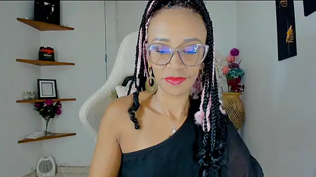 Snapshot of ScarlettMalbec chatting on January 13, 2025, 11:27 pm ScarlettMalbec online show from January 13, 2025, 11:27 pm