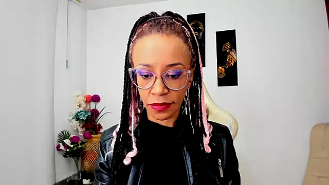 Snapshot of ScarlettMalbec chatting on March 12, 2025, 12:42 am ScarlettMalbec online show from March 12, 2025, 12:42 am