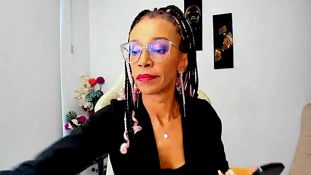 Snapshot of ScarlettMalbec chatting on February 28, 2025, 10:06 pm ScarlettMalbec online show from February 28, 2025, 10:06 pm