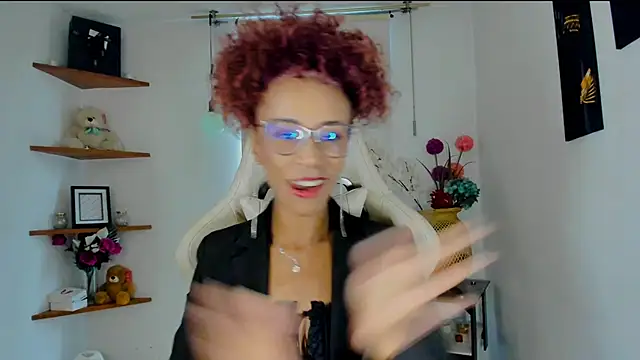 Snapshot of ScarlettMalbec chatting on January 2, 2025, 10:11 pm ScarlettMalbec online show from January 2, 2025, 10:11 pm