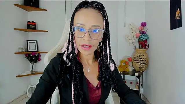 Snapshot of ScarlettMalbec chatting on January 14, 2025, 11:16 pm ScarlettMalbec online show from January 14, 2025, 11:16 pm