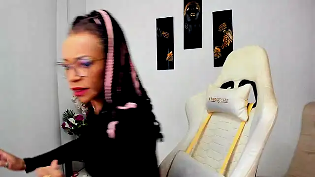 Snapshot of ScarlettMalbec chatting on March 12, 2025, 11:33 pm ScarlettMalbec online show from March 12, 2025, 11:33 pm