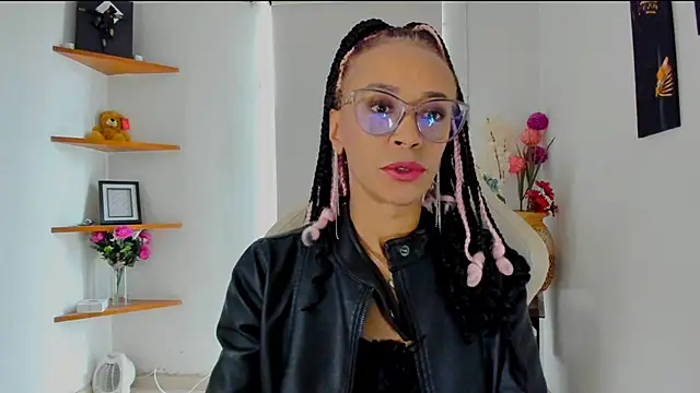 Snapshot of ScarlettMalbec chatting on February 3, 2025, 9:07 pm ScarlettMalbec online show from February 3, 2025, 9:07 pm