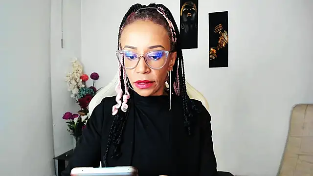 Snapshot of ScarlettMalbec chatting on February 11, 2025, 11:33 pm ScarlettMalbec online show from February 11, 2025, 11:33 pm