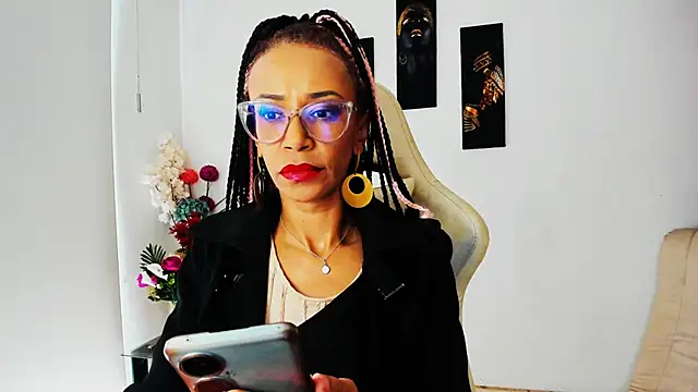 Snapshot of ScarlettMalbec chatting on February 21, 2025, 8:05 pm ScarlettMalbec online show from February 21, 2025, 8:05 pm