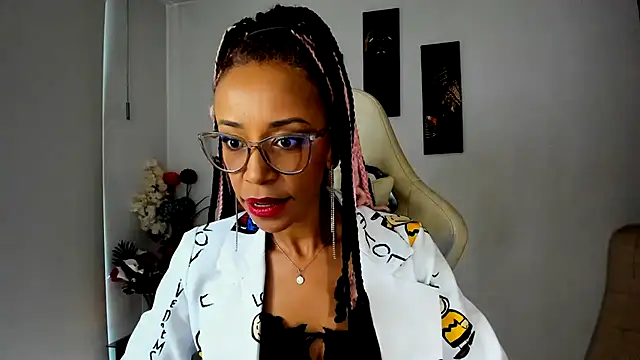 Snapshot of ScarlettMalbec chatting on February 26, 2025, 8:58 pm ScarlettMalbec online show from February 26, 2025, 8:58 pm
