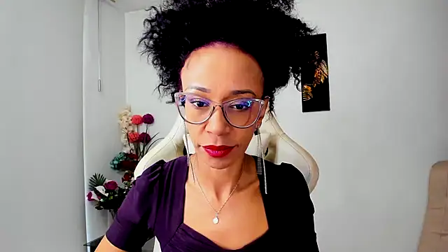 Snapshot of ScarlettMalbec chatting on March 22, 2025, 9:21 pm ScarlettMalbec online show from March 22, 2025, 9:21 pm