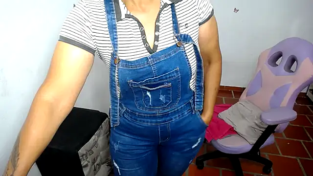 daleska ayala 1 online show from March 30, 2026, 4:14 am