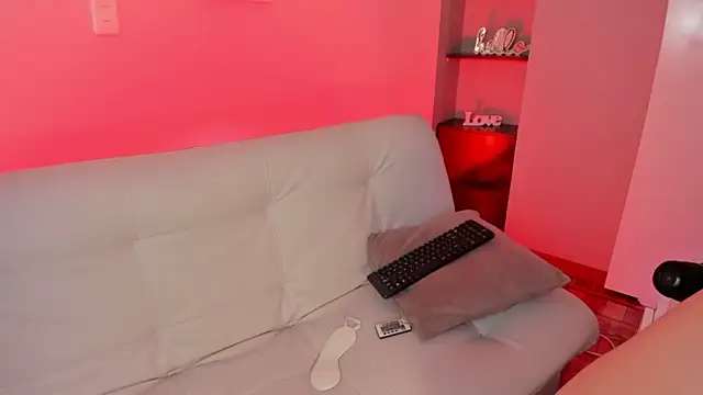 emily roberts1 online show from February 27, 2025, 3:48 pm