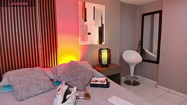 emily roberts1 online show from October 1, 2025, 1:04 pm