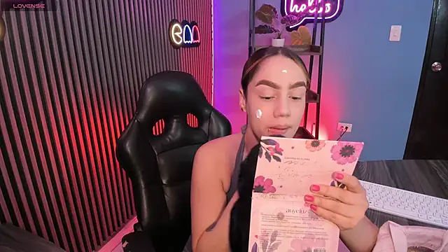 emily roberts1 online show from November 5, 2025, 4:59 am