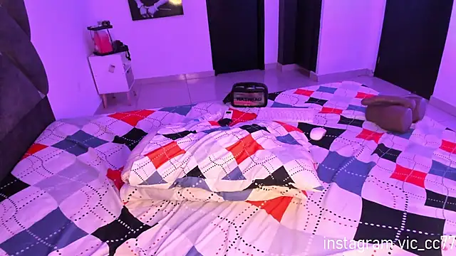 victoriamoon1 online show from April 6, 2026, 5:25 pm