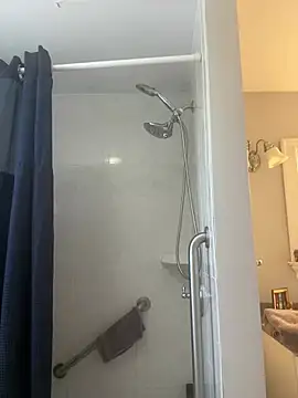 Snapshot of NYCLeatherBoi chatting on December 22, 2024, 4:59 pm NYCLeatherBoi online show from December 22, 2024, 4:59 pm