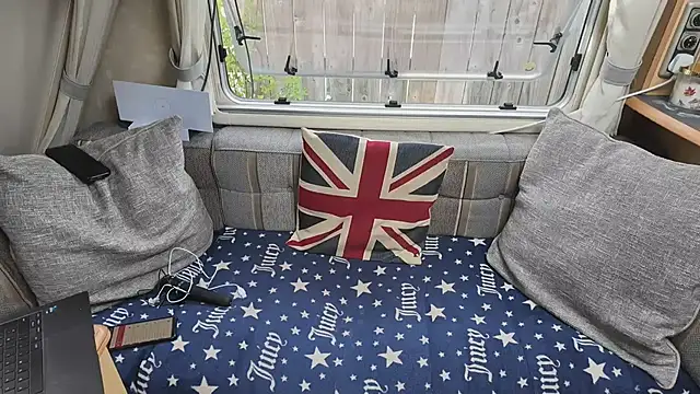 Snapshot of British__Rosie chatting on July 10, 2026, 8:25 am British Rosie online show from July 10, 2026, 8:25 am