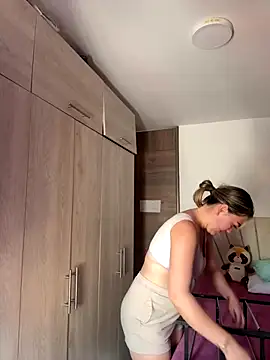 Danielavegax online show from October 17, 2025, 9:27 pm