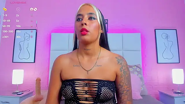 charlotte kisss online show from June 28, 2026, 1:01 am