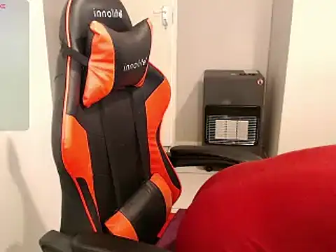 bustylisa1983 online show from October 2, 2025, 5:44 am