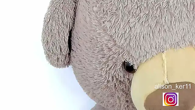 alison-ker3 online show from April 22, 2026, 1:23 am