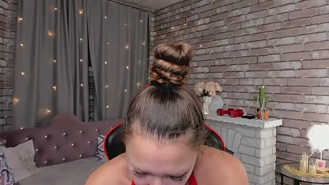 SarahCoksss online show from April 7, 2026, 12:01 am