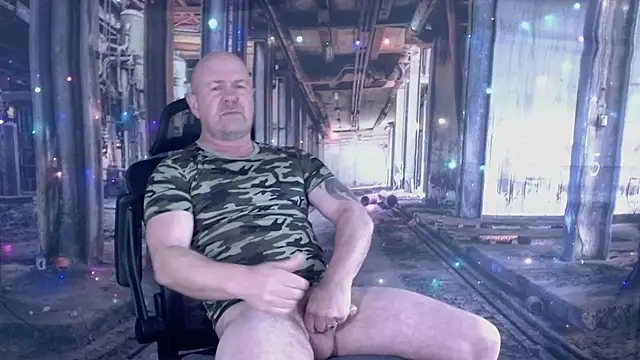 ManlyPrisonGuy online show from December 16, 2025, 1:26 pm