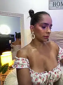 Snapshot of Mau_White chatting on March 6, 2025, 10:15 pm Mau White online show from March 6, 2025, 10:15 pm