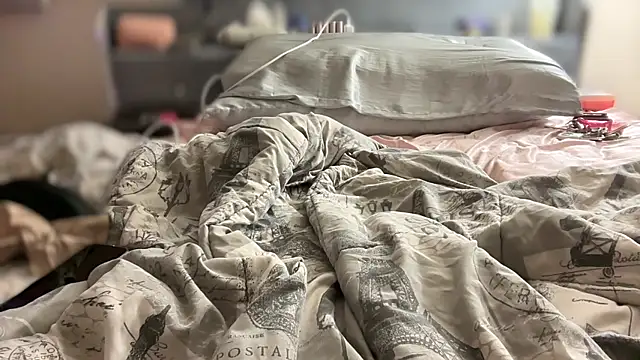 Yagurl  west online show from February 20, 2025, 6:13 pm